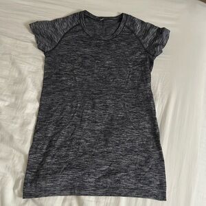 Lululemon Run Swiftly Tee size 8